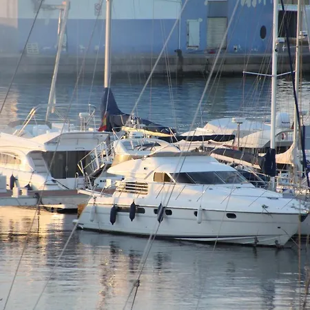 Daire Aan De Jachthaven, Vakantieappartementen Met Frontaal Zeezicht Altea